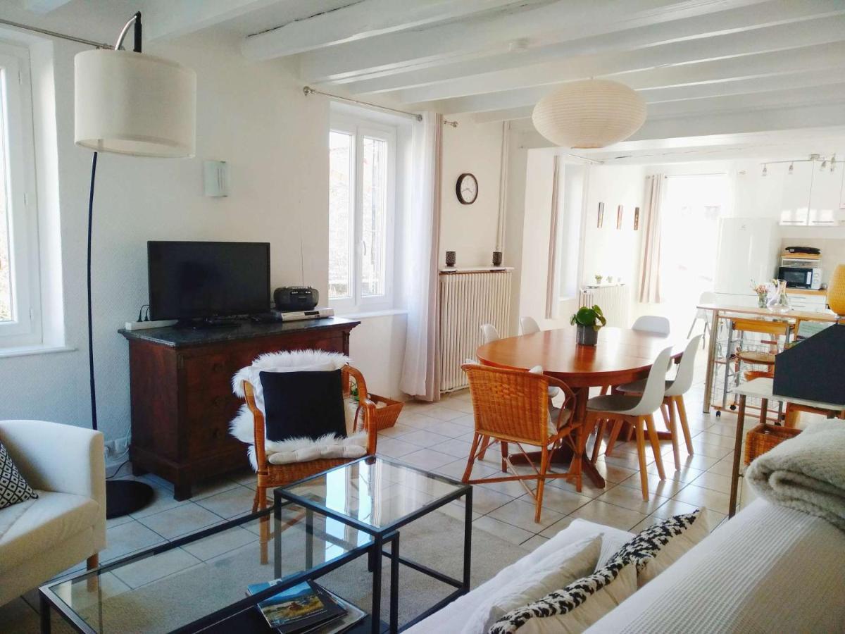 La Maison De Thuy - Gite En Auvergne Gimeaux Eksteriør billede