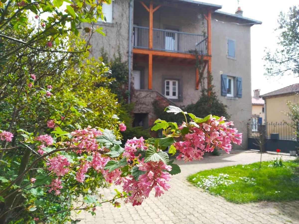 La Maison De Thuy - Gite En Auvergne Gimeaux Eksteriør billede